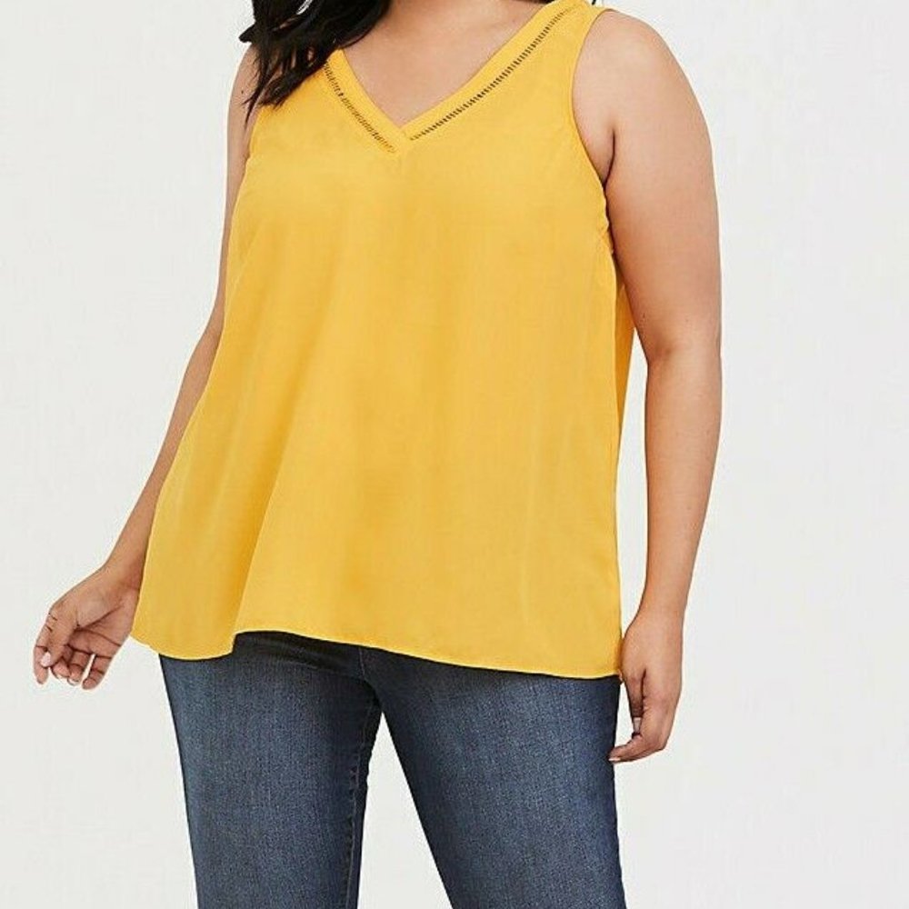 TORRID SIZE 2X GOLDEN YELLOW MUSTARD EYELET GEORGETTE DOUBLE V TANK  BLOUSE FLAW